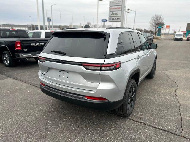 2026 Jeep Grand Cherokee Altitude 4x4