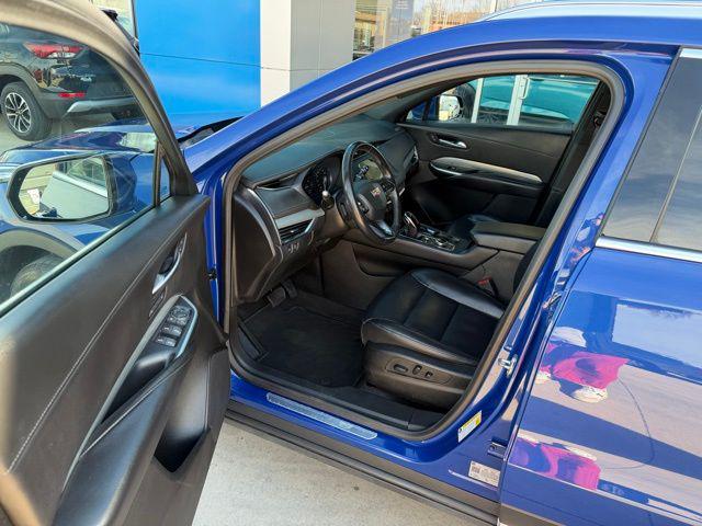 2023 Cadillac XT4 FWD Premium Luxury