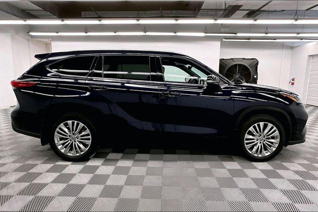 2022 Toyota Highlander Platinum