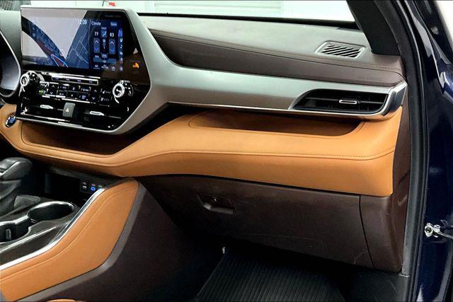 2022 Toyota Highlander Platinum