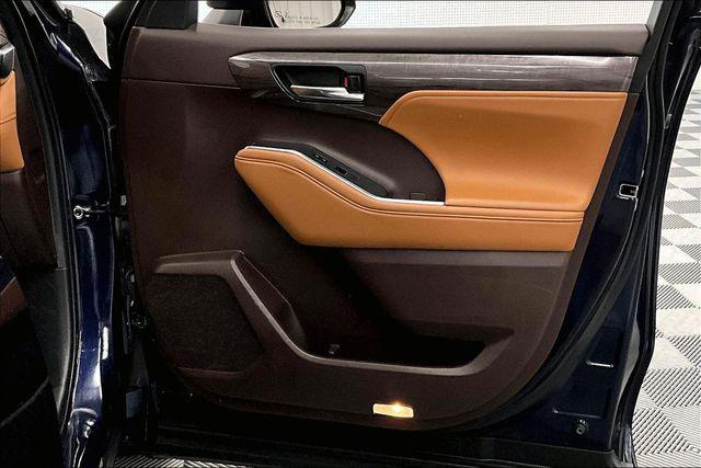 2022 Toyota Highlander Platinum