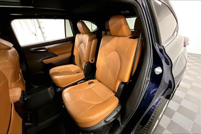 2022 Toyota Highlander Platinum