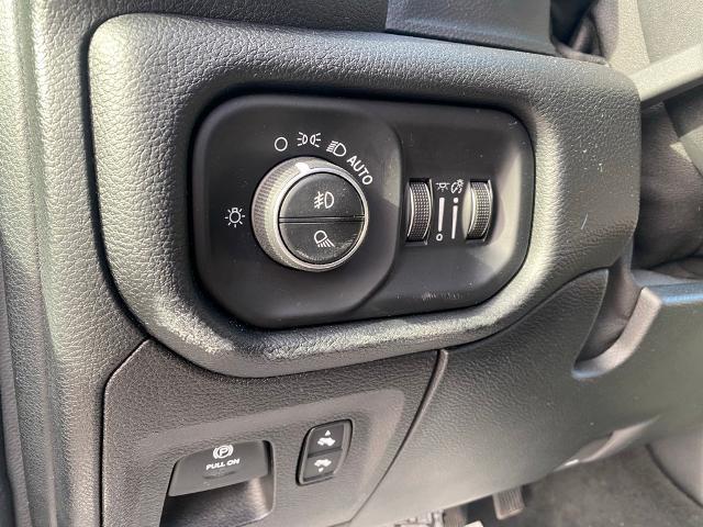 2020 Ram 1500 Laramie Crew Cab 4x4 5'7" Box