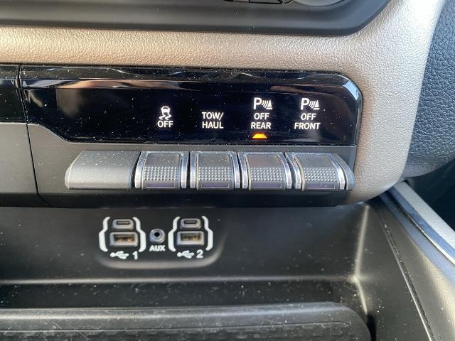 2020 Ram 1500 Laramie Crew Cab 4x4 5'7" Box