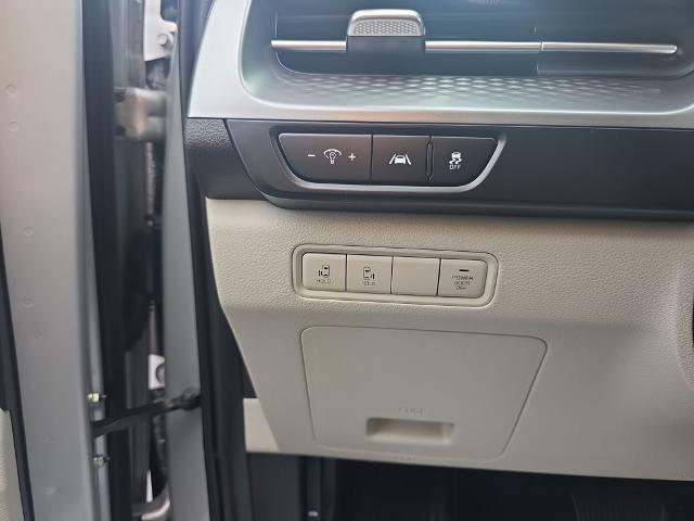 2023 Kia Carnival MPV LX Seat Package