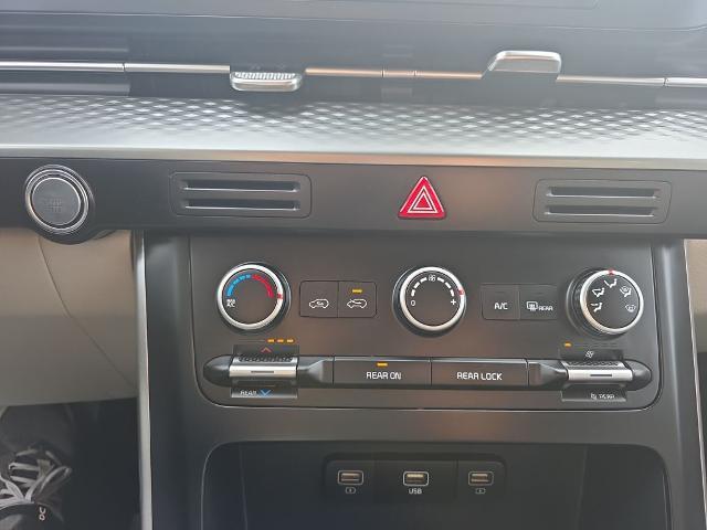 2023 Kia Carnival MPV LX Seat Package