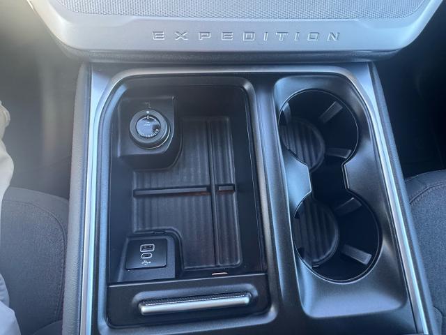 2025 Ford Expedition Active MAX