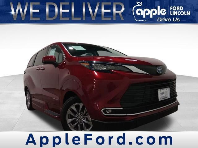 2024 Toyota Sienna XLE