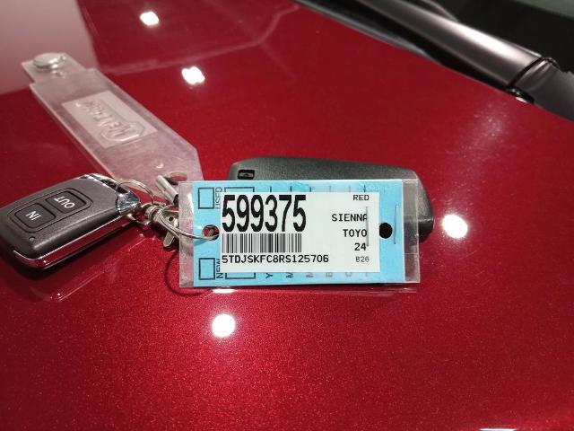 2024 Toyota Sienna XLE