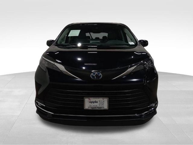 2024 Toyota Sienna XLE 8 Passenger