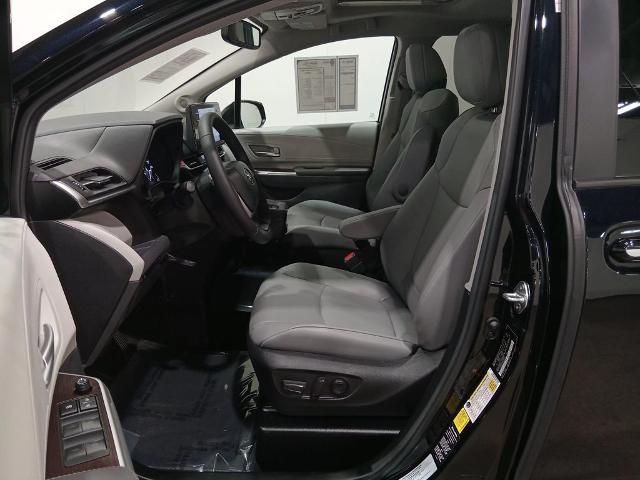 2024 Toyota Sienna XLE 8 Passenger
