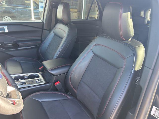 2024 Ford Explorer ST-Line