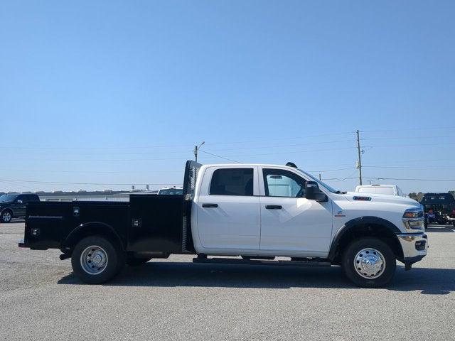2026 RAM Ram 3500 Chassis Cab RAM 3500 TRADESMAN CREW CAB CHASSIS 4X4 60 CA