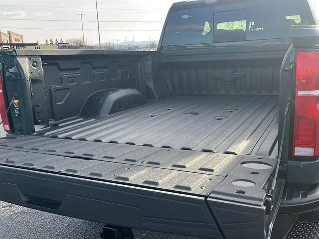 2026 Chevrolet Silverado 2500HD Crew Cab, Standard Bed, LT, 4WD