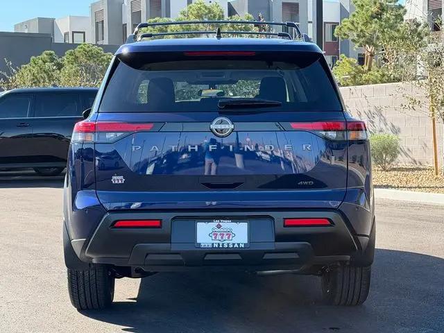 2026 Nissan Pathfinder SV