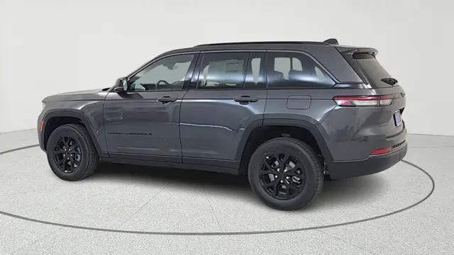2026 Jeep Grand Cherokee Altitude 4x2