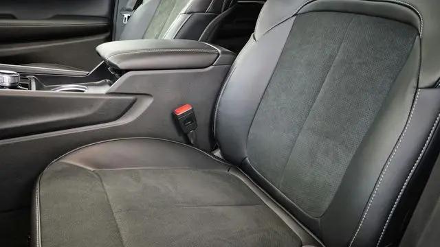 2026 Jeep Grand Cherokee Altitude 4x2