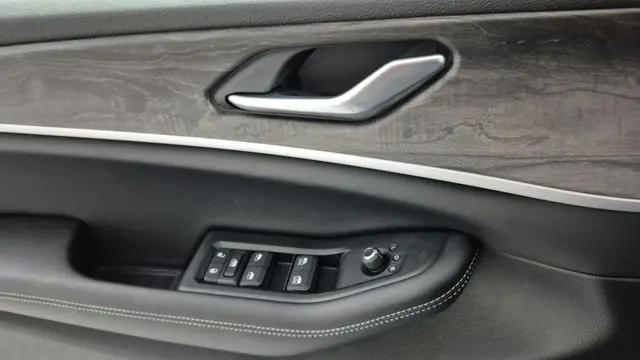 2026 Jeep Grand Cherokee Altitude 4x2