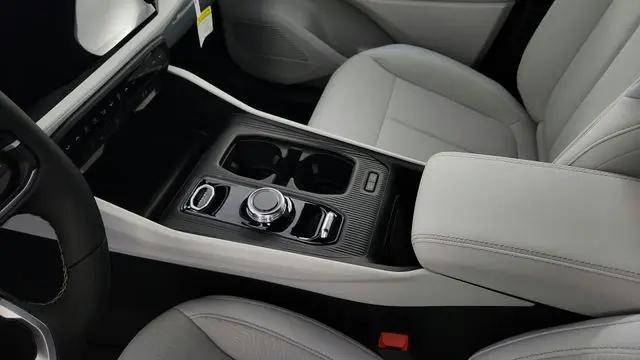 2026 Jeep Cherokee Laredo 4x4