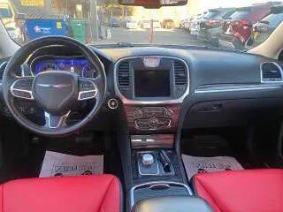 2019 Chrysler 300 Touring
