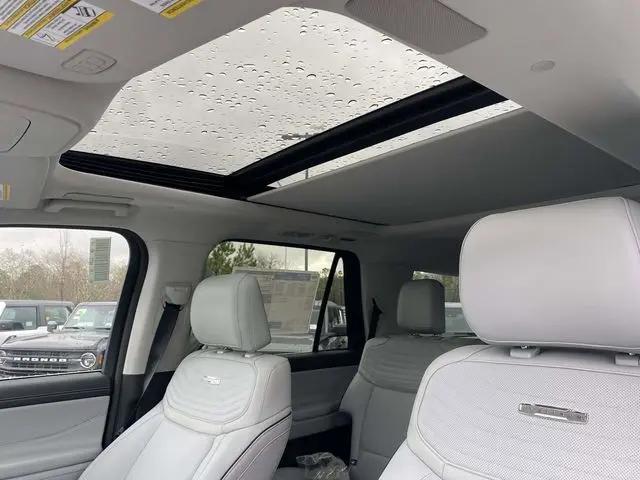 2025 Ford Expedition Platinum