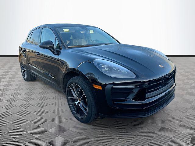 2022 Porsche Macan Base