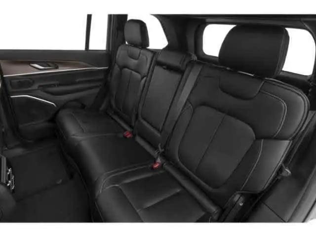 2026 Jeep Grand Cherokee Altitude 4x4