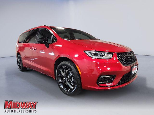 2026 Chrysler Pacifica Select AWD