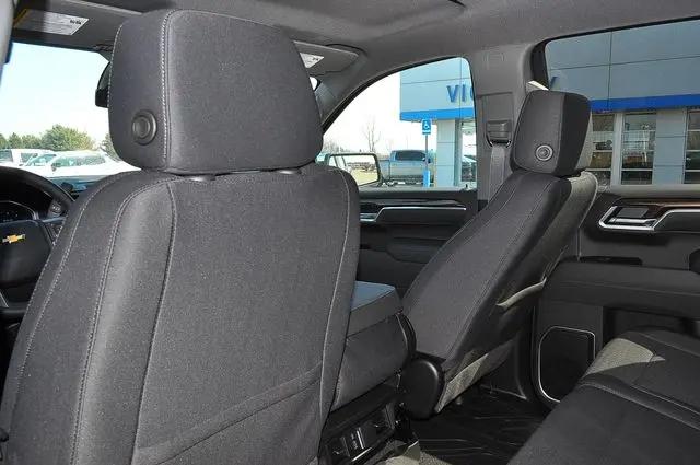 2026 Chevrolet Silverado 1500 4WD Crew Cab Standard Bed LT