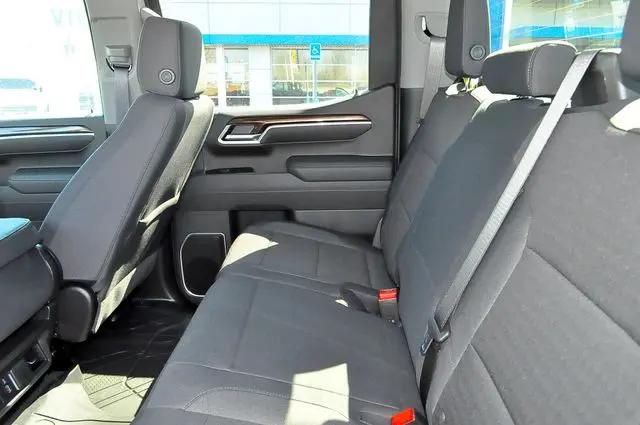 2026 Chevrolet Silverado 1500 4WD Crew Cab Standard Bed LT