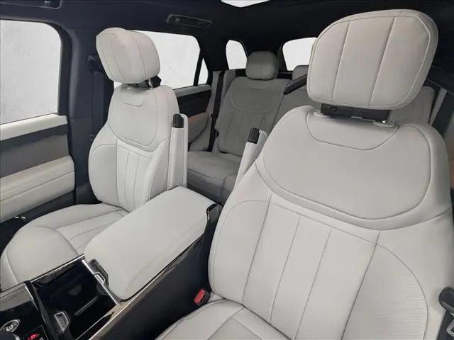 2026 Land Rover Range Rover Sport P360 SE