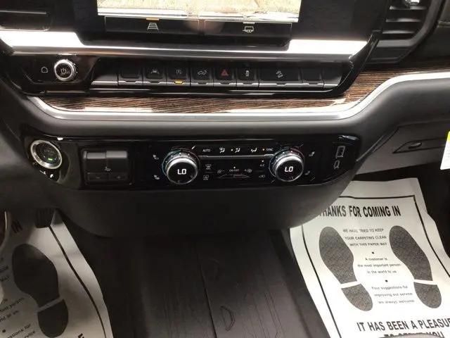 2026 GMC Sierra 1500 Crew Cab, Short Bed, SLE, 4WD