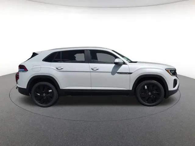 2026 Volkswagen Atlas Cross Sport SE with Technology