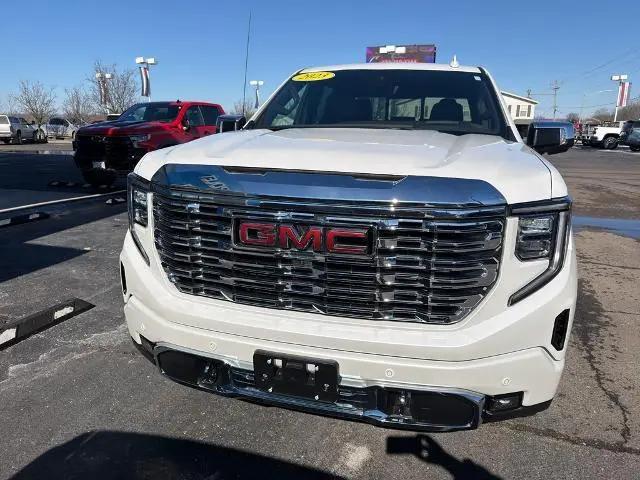 2023 GMC Sierra 1500 4WD Crew Cab Short Box Denali