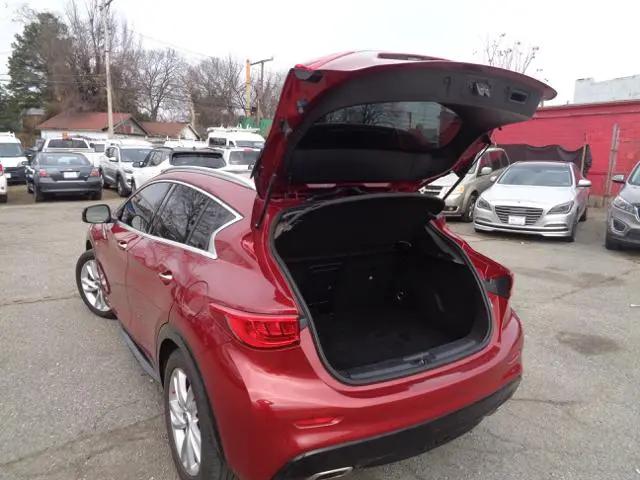 2019 INFINITI QX30 LUXE