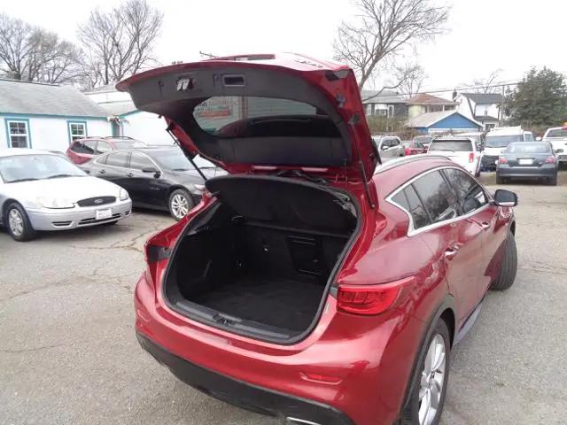 2019 INFINITI QX30 LUXE