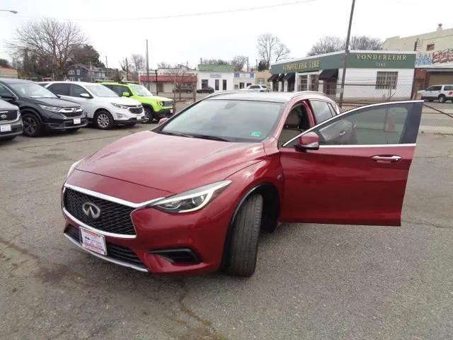2019 INFINITI QX30 LUXE