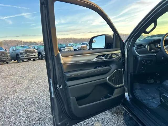 2026 Jeep Grand Wagoneer L Limited Altitude 4x4
