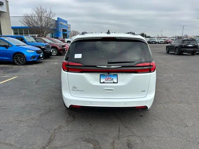 2026 Chrysler Pacifica Pinnacle AWD