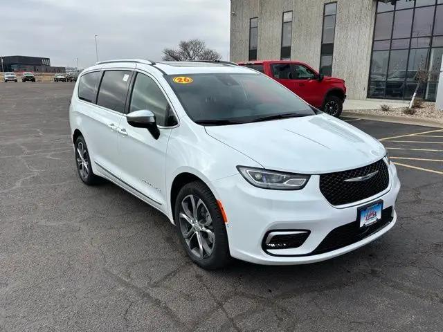 2026 Chrysler Pacifica Pinnacle AWD