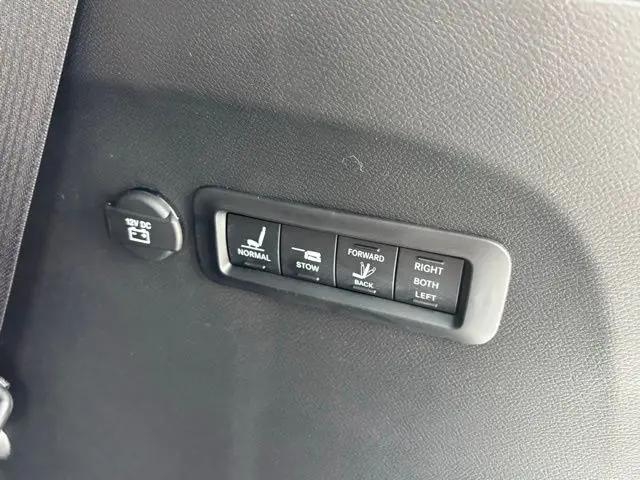 2026 Chrysler Pacifica Pinnacle AWD