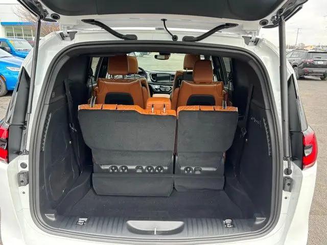 2026 Chrysler Pacifica Pinnacle AWD