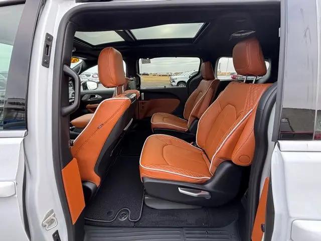 2026 Chrysler Pacifica Pinnacle AWD