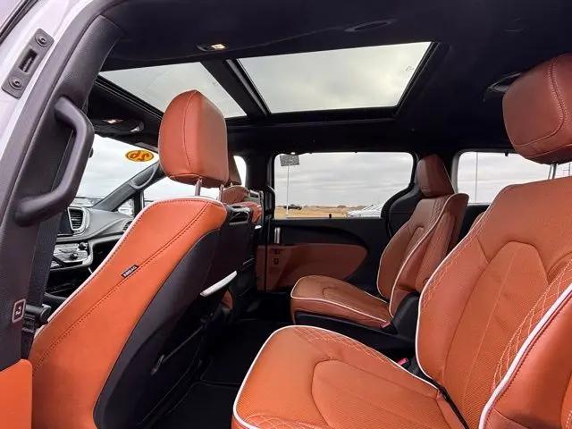 2026 Chrysler Pacifica Pinnacle AWD