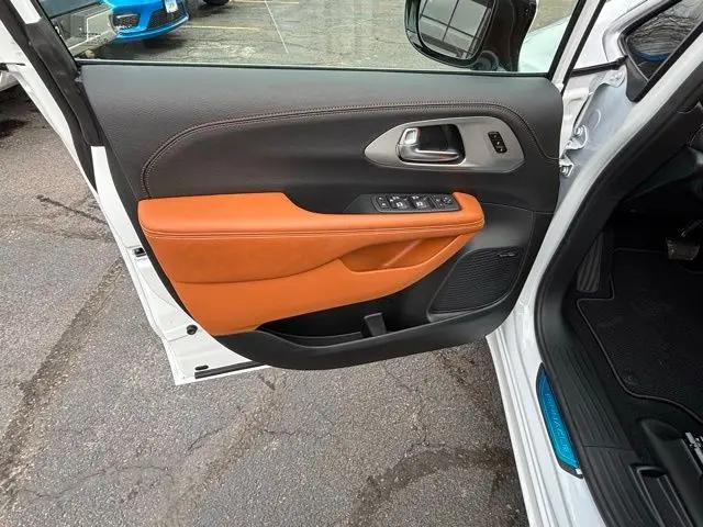 2026 Chrysler Pacifica Pinnacle AWD