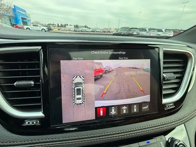 2026 Chrysler Pacifica Pinnacle AWD