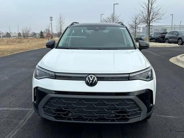2026 Volkswagen Taos SE Black
