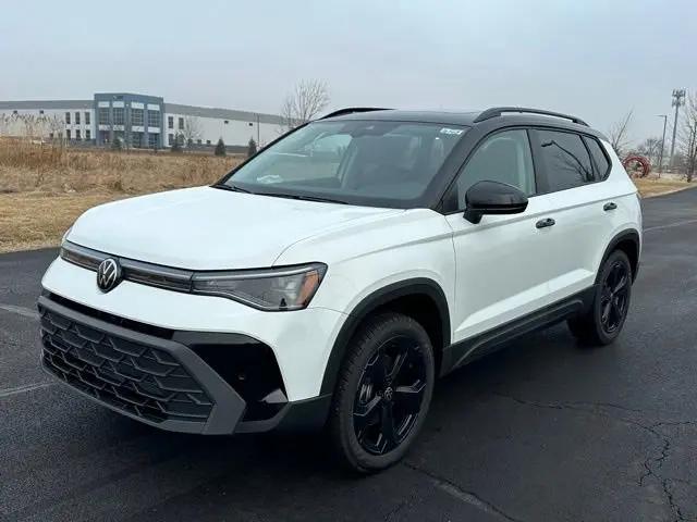 2026 Volkswagen Taos SE Black