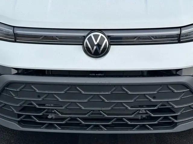 2026 Volkswagen Taos SE Black
