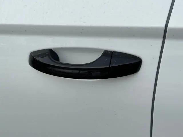 2026 Volkswagen Taos SE Black